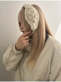 ベージュ