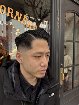 フォーコーナーズ(Four Corners) スキンフェードツーブロック刈り上げジェットモヒカンマンバン