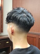 ブロートーキョーバーバーショップ 神田2nd(Bro Tokyo BARBERSHOP)&nbsp;ミドルスキンフェードカット外国人風スペインカール