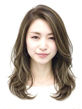 エオン(eon) ロングウェーブ【eon】大人女性、白髪、マイナス6歳