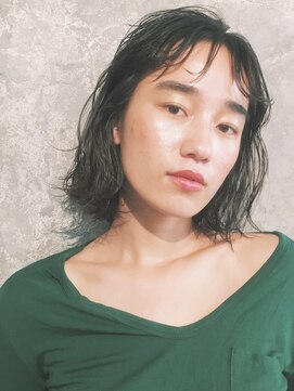 モホーク(MOHAWK) 【MOAHWK】 オリーブアッシュ × 外ハネウェットボブ