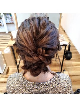 エスヘアーメイク(S Hair Make) 大人シニヨン