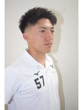 ルックグッドストア タカラヅカ(LOOK GOOD STORE TAKARAZUKA) アップバング束感ショートビジカジスキンフェード0706