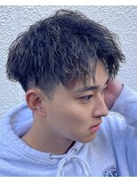 フリーク バーバーショップ 都島店(FREAK BARBER SHOP) 縦落ちツイストスパイラルパーマツーブロックアップバング
