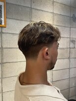 フランクスバーバー アンド ビアークラブ(FRANK'S BARBER and BEER CLUB)&nbsp;刈り上げセンターパート/フェザーパーマ/サーフカール/有楽町