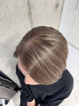 スウィープ 平尾(sweep) 白髪ぼかし/白髪ぼかしハイライト/ミルクティーベージュ