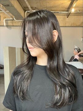 クオーレ(CUORE) レイヤーカット×グレーカラー