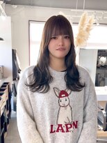 ジゼラ(GISELA)&nbsp;レイヤーカット ウェーブ巻き ブリーチなし透明感カラー