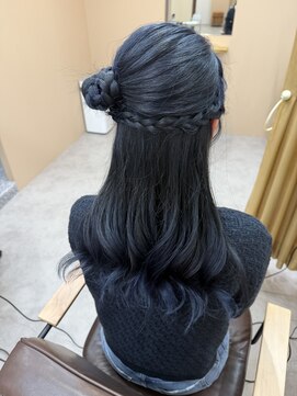 ムード(mood) くるみちゃんヘア/くすみブルー/ダークアッシュ/フェミニン