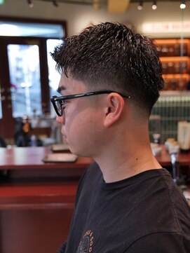 ローサムカットワークス(LOSOME CUT WORKS) フェードカット テーパーフェード