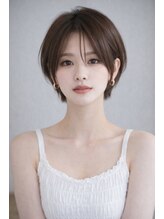 【丸顔さんに◎】おすすめスタイルNo.1：シースルーバング×マッシュショート