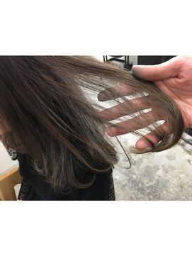 キー(kii) グレージュ