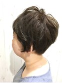 エッジをきかせたゆるふわショート