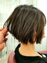 クオリス 赤塚店(QUALIS) 大人可愛い30代40代小顔ワンサイドショートボブ丸み黒髪前下がり