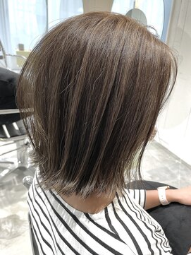 ストレータ バイ マリオ(Strata by mario) <宮本>白髪ぼかしナチュラルハイライト