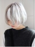 ホワイトシルバー_アースカラーくびれヘアツートン_ba373882