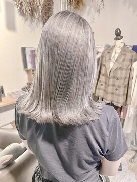 ヘアーアンドアトリエ マール(Hair&Atelier Marl) 【Marl】ラベンダーシルバーカラー×外ハネ