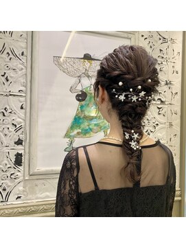 シア(XIA) 編みおろしヘアセット