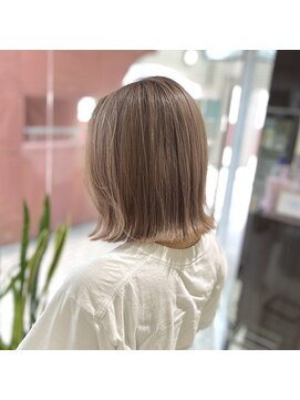 ヘアスペース エアリス(Hair space Earth) ハイトーンミルクティーベージュ