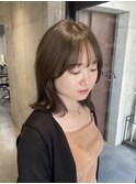 オリーブベージュ