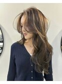 顔周り レイヤーオリーブグレージュハンサムショート 前髪なし