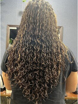 ライサンヘアネパール(Raisan Hair Nepal)の写真/スパイラルパーマでこなれ感漂う海外のカーリーヘアに★サロン帰りのスタイルが長続きします◎