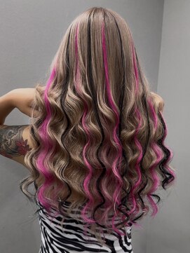 エミーバイモアムー(Emmie byMoremuu) 【埼玉ギャルの救世主】ハイライトエクステ