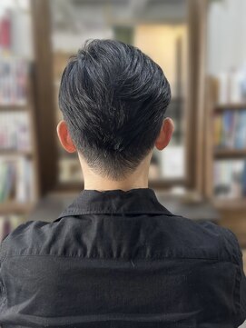 チアロルーチェ(Chiaro Luce) メンズメンズカットセンターパートリクルート刈り上げショート