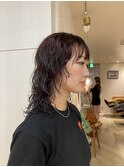 光で透けるダークレッド/パーマ