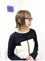 イラカ(elaka)&nbsp;ライトブラウン×切りっぱなしボブ