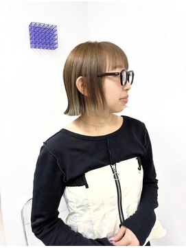 イラカ(elaka) ライトブラウン×切りっぱなしボブ
