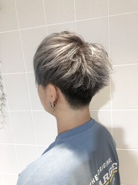 アルクバイネオリーブ 荻窪店(arc by neolive) 束感シルバーヘアarc by neolive　荻窪