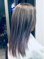 アーク シエル(Ark Ciel)&nbsp;小顔レイヤー大人ギャルハイライトセミロングナチュラルカラー