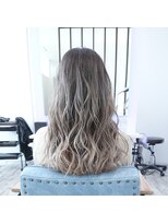 ヘアーディア(Hair...DiA)&nbsp;ホワイトミルクティーグラデーション♪/無造作ウェーブ[伊勢崎]