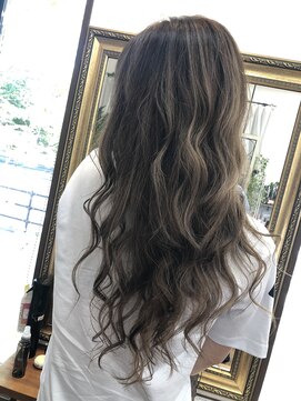 リリー ヘアーアンドビューティー(Lily) ハイライトカラー