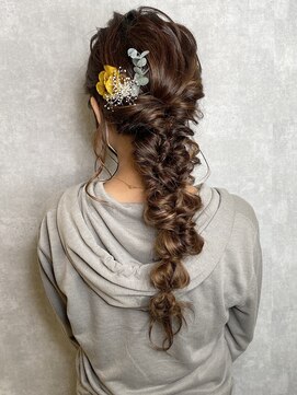 イール(iIIL) 【iIIL hair lounge】編みおろし大人フィッシュボーン