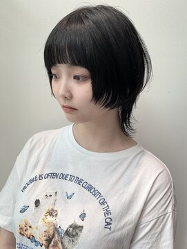 ステア ケース(stair case) 大人かわいい黒髪マッシュウルフ外ハネショート銀座