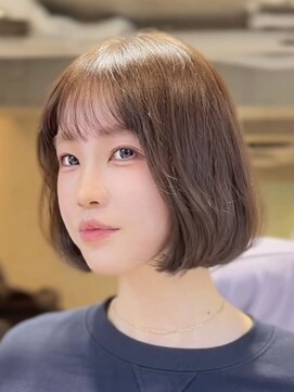ティア(Tia.) （韓国ヘア/縮毛矯正/髪質改善/内巻きボブ/きりっぱなしボブ）