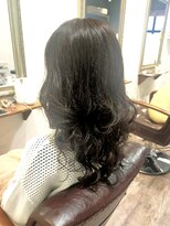 ヘアー グリーン(hair green)&nbsp;ロングパーマスタイル/エレガントロング/ゆる巻きパーマ