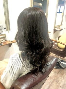 ヘアー グリーン(hair green) ロングパーマスタイル/エレガントロング/ゆる巻きパーマ