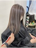 小顔 ネビージュアッシュグレージュハイライトカラー◎