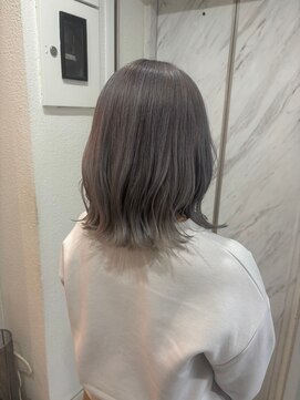 ナンバー ユアイロ 川崎(N° uairo) 【池田】20代 30代/くびれミディ/アッシュグレー/大人かわいい