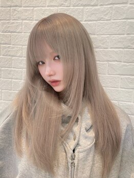 ローレン(Rollen)の写真/トレンドを取り入れたカラーはRollenにお任せ！色落ちまでも計算されたカラー技術で、絶妙な色味も表現♪
