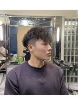 メリケンバーバーショップ フクオカ(MERICAN BARBERSHOP FUK)&nbsp;フェザーパーマサーフカール刈り上げセンターパート