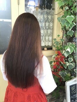 髪のダメージが気になる方にオススメ！乾燥や紫外線で傷んだ髪に潤いを与えてくれるトリートメントです♪