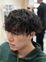 レボ(Revo)&nbsp;刈り上げずに残す。シャドウパーマ