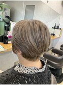 明るいグレイヘアー