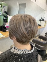 ウェーブハウスピッコロ(WAVE HOUSE Piccolo)&nbsp;明るいグレイヘアー