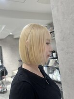 ベモ(NVEMO) 抜きっぱなしブロンド ホワイトブロンド 金髪