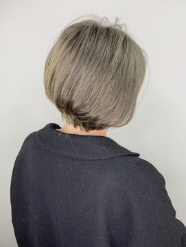 ソース ヘア アトリエ(Source hair atelier) 【SOURCE】シルバーグレージュショートボブ
